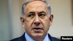 Oq uyning bildirishicha, prezident saylovlar oldidan davlat yetakchilari bilan uchrashmaydi. Netanyaxu Vashingtonga 3-martda keladi. Oradan ikki hafta o'tib Isroildagi saylovda bosh vazir qayta saylanishga urinadi.