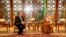 AQSh Davlat kotibi Mayk Pompeo Saudiya Arabistoni Tashqi ishlar vaziri odil Jubayr bilan Riyodda ko'rishmoqda, 28-aprel, 2018-yil