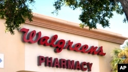 ARCHIVO - Una tienda Walgreens en Bradenton, Florida, el 9 de febrero de 2024.