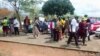 Abanye abakhonona ngendlala okuqhutshwa ngayo ukhetho kubandla leZanu PF batshengisele emigwaqweni eMashonaland West.