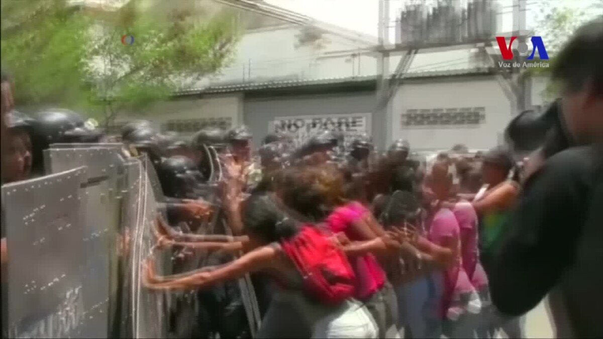 Familiares de reos demandan información sobre incendio en 