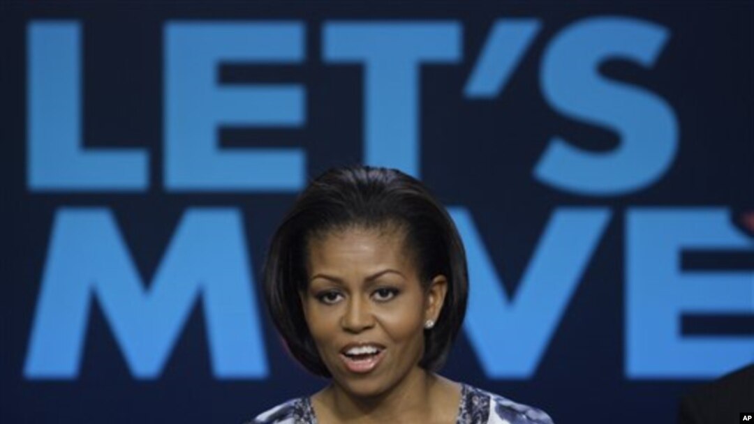 Michelle Obama meluncurkan buku mengenai petunjuk berkebun dan kampanyenya untuk memerangi obesitas pada anak-anak AS (foto: dok).
