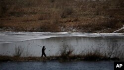 지난 2월 중국의 북한 접경 지역인 단둥에서 바라본 신의주. (자료사진)