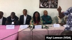 Les opposants togolais donnent une conférence de presse, à Lomé, Togo, le 11 septembre 2017. (Kayi Lawson)