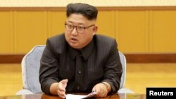 El líder norcoreano Kim Jong Un y su fallecido padre, Kim Jong Il utilizaron pasaportes brasileños según informa la agencia de noticias Reuters.