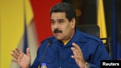 EL presidente Maduro dice a los venezolanos que no se preocupen por el aumento de la gasolina.