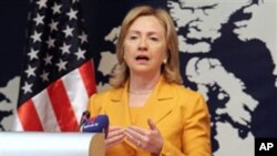 US Secretary of State Hillary Rodham Clinton speaks at a press conference in Manama, Bahrain, 03 Dec 2010