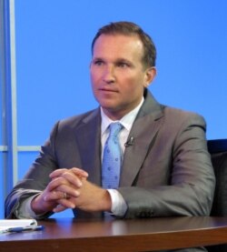FILE - Lenny Curry, mayor of Jacksonville, Florida, May 12, 2015. Curry said wearing a face mask is “the responsible thing.”