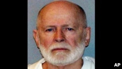 Juri di pengadilan Boston menetapkan James "Whitey" Bulger bersalah atas pembunuhan dan pemerasan, 12 Agustus 2013 (Foto: dok). Bulger tertangkap di Santa Monica, California, tahun 2011 setelah 16 tahun hidup dalam pelarian. 