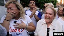 巴拉圭總統候選人歐威多得支持者傷心痛哭