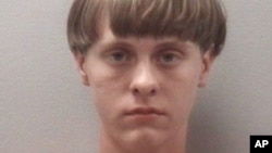 Foto tersangka, Dylann Roof, yang dirilis oleh Pusat Penahanan Lexington County, South Carolina, April 2015.