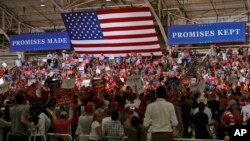 Presiden Trump saat berkampanye di Meza, Arizona, 19 Oktober 2018. (Foto: dok).