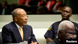 L'ancien président libérien Charles Taylor comparaît devant le tribunal spécial pour la Sierra Leone à La Haye aux Pays-Bas, le 26 septembre 2013.