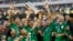 Los jugadores de México celebran con el trofeo tras ganar la Copa Oro de la CONCACAF al vencer en la final a Panamá, el 16 de julio de 2023, en Inglewood, California, EEUU
