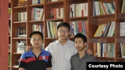 Beijing Lawyer Zhang Kai, Wu Liangjie (L) and Deng Jiyuan (R) (File)