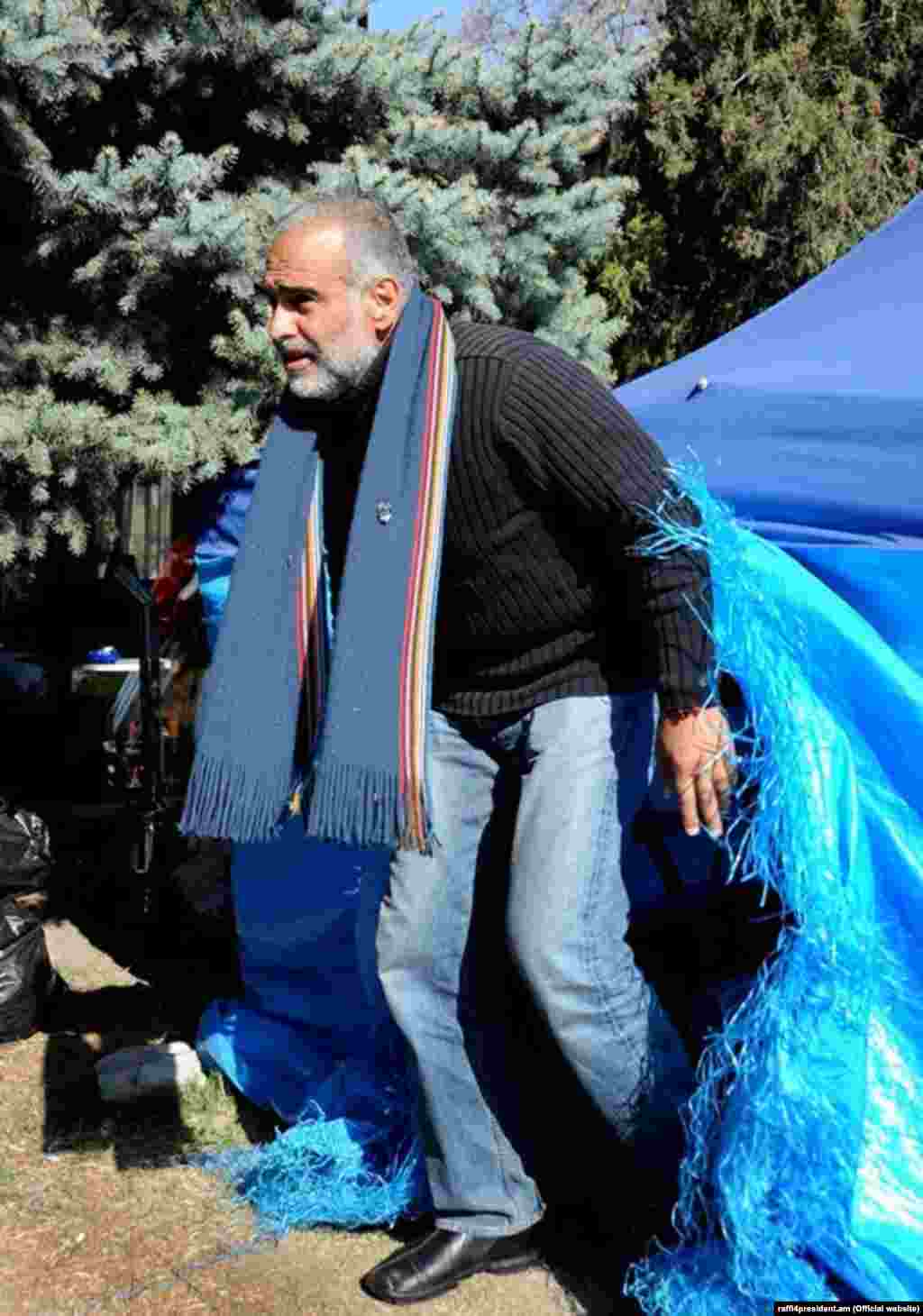 Րաֆֆի Հովհաննիսյանն ավարտել է հացադուլը