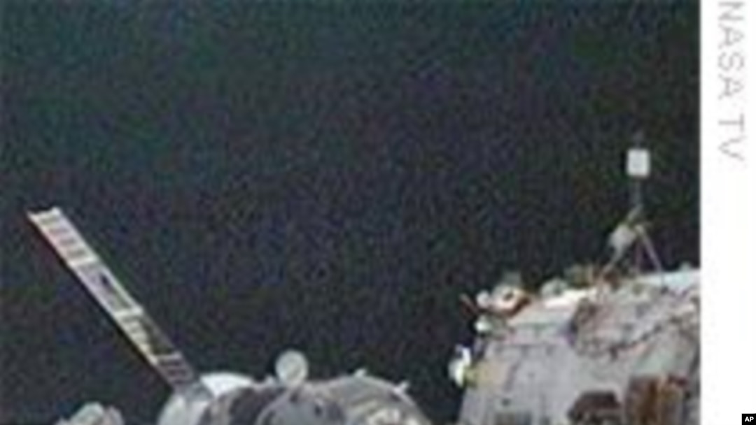Шаталот Ендевор заминува од Меѓународната вселенска станица