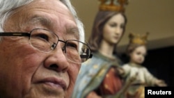 L'ancien chef de l'église catholique de Hong Kong, le cardinal Joseph Zen, 86 ans, assiste à une conférence de presse à Hong Kong, Chine le 9 février 2018