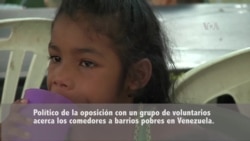 Venezuela: Político opositor ofrece alimentos a niños pobres