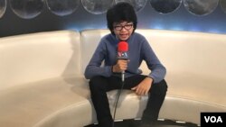 Joey Alexander, dalam wawancara dengan VOA di Los Angeles, AS, hari Rabu, 8/2 (foto: VOA).