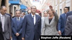 La directrice du FMI Christine Lagarde avec l'ancien Premier ministre tunisien Habib Essid, à Tunis, le 8 septembre 2015.