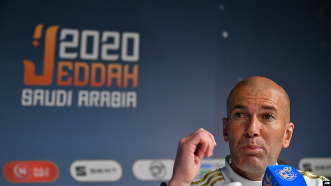  Zinédine Zidane ari mu kiganiro n'abanyamakuru tariki ya 07/01/ 2020 i Jeddah muri Arabiya Sawudite,.