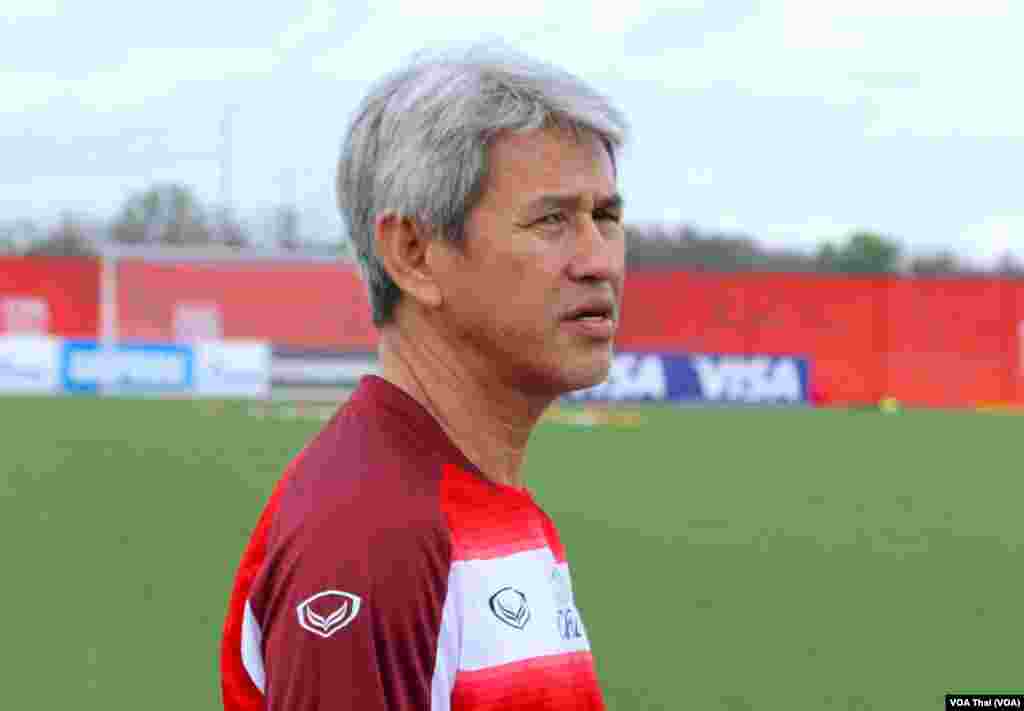 Thai training before 2nd match with Ivory Coast