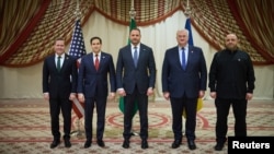 Savetnik za nacionalnu bezbednost Majk Volc (L), državni sekretar Marko Rubio, šef kabineta ukrajinskog predsednika Andrij Jermak (C), šef diplomatije Andrij Sibiha i ukrajinski ministar odbrane Rustem Umerov (D) (Foto: Ukrainian Presidential Press Service/Handout via REUTERS)