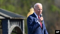 Dans ses discours, Joe Biden insiste désormais sur la justice fiscale, avec une réserve obligatoire au pays de la libre entreprise.