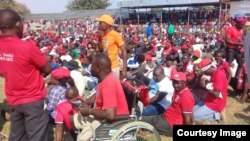 Abalandeli bebandla leMDC-T ekhokhelwa nguMnu. Nelson Chamisa.