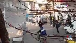 پیشروی معترضان باوجود شلیک گاز اشک‌آور ماموران در شمیران‌نو تهران - چهارشنبه، ۱۷ دی