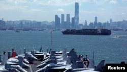 美军乔治·华盛顿号航母2012年7月10日对香港进行例行访问。