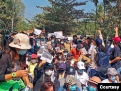 Protes Kudeta militer Myanmar di Rakhine, Myanmar, 8 Februari 2021. (Foto: Hsu YatiTun)