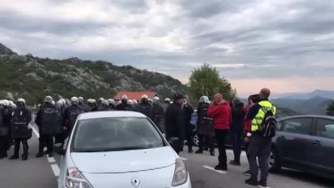 Policija upozorila demonstrante da se raziđu