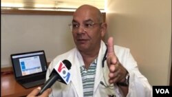 Doctor venezolano Julio Castro en entrevista con la Voz de América. Foto: Captura de video.