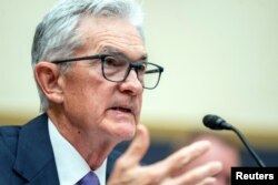 Ketua Federal Reserve Jerome Powell berbicara dalam sidang Komite Jasa Keuangan DPR mengenai "Laporan Kebijakan Moneter Semi-Tahunan Federal Reserve" di Capitol Hill di Washington, AS, 6 Maret 2024. (Foto: REUTERS/Bonnie Cash)