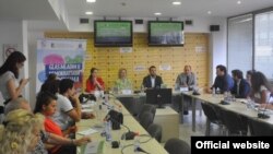 Konferencija Krovne organizacije mladih Srbije na kojoj je predstavljen Alternativni izveštaj o položaju i potrebama mladih u Srbiji 2018. (Foto: Medijacentar Beograd)