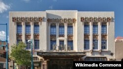 Gedung bioskop 'Kimo Theater' di kota Albuquerque, negara bagian New Mexico yang dibangun dengan sangat unik (foto: dok).