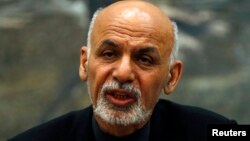  جمهور رئیس غني به د خپل دغه سفر په ترڅ کې د ترکمنستان له جمهور رئیس محمدوف او د دغه هیواد له یو شمېر نورو چارواکو سره وګوري.