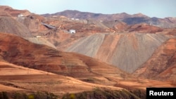 북한 무산 인근의 철광석 광산. 지난 2013년 5월 촬영한 사진이다.