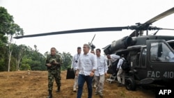 El presidente de Colombia, Iván Duque, dijo el 25 de junio de 2021 que el helicóptero en el que volaba cerca de la frontera con Venezuela fue alcanzado por disparos.