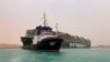 Tàu chở container mắc cạn trên Kênh đào Suez