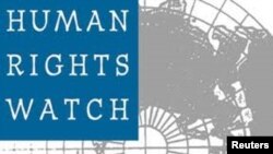 Kelompok HAM, Human Rights Watch menilai masih terlalu dini bagi AS untuk memberikan izin kesepakatan bisnis dengan pemerintah Burma.