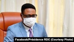 Désiré-Cashmir Eberande Kolongele akosala na ebonga ya directeur ya cabindet ya président Félix Tshisekedi na esika ya Vital Kamerhe, Kinshasa, 5 mai 2020. (Facebook/Présidence RDC)