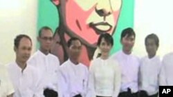 ၈၈ ေခါင္းေဆာင္တခ်ိဳ႕ ေရြးေကာက္ပြဲ မွ်တေရး ေဒၚစုနဲ႔ေဆြးေႏြး