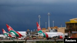 Des avions de Kenya Airways à l'aéroport Jomo Kenyatta de Nairobi, le 28 avril 2018. 