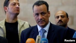 United Nations Special Envoy for Yemen, Ismail Ould Cheikh Ahmed, speaks to reporters upon his arrival at Sana'a airport on a visit to Yemen, May 22, 2017. 