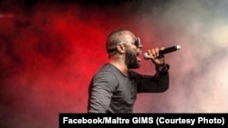 Le rappeur Gims en concert le 28 juillet 2017. (Facebook/Maître GIMS).