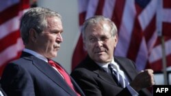 رامسفلد در کنار بوش - اکتبر ۲۰۰۶