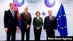 Predsednik Srbije Tomislav Nikolić, premijer Ivica Dačić i potpredsednik Vlade Aleksandar Vučic sa visokom predstavnicom Evropske unije Ketrin Ešton